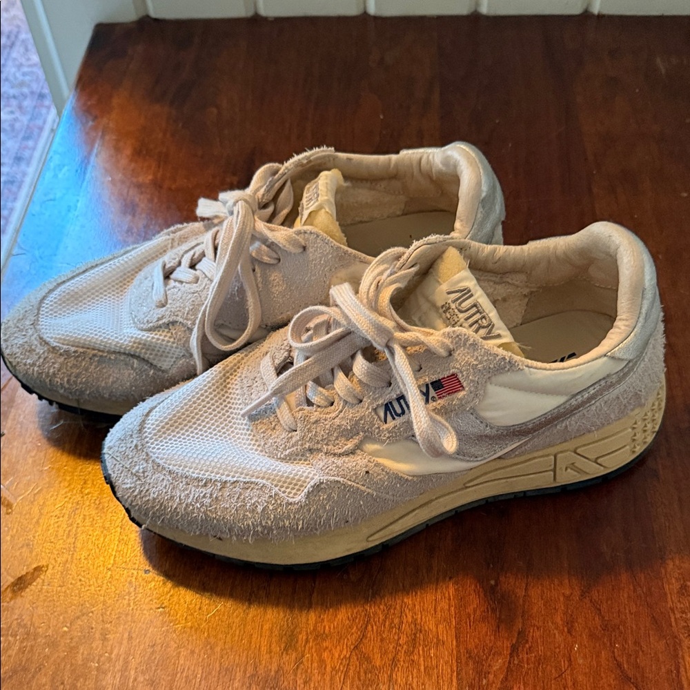 Autry Women’s Reelwind Low Top Sneakers – White/Silver (Size 10US / 41 EU)